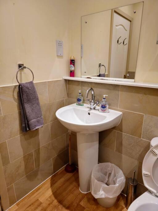 2 Bedroom Modern Stylish Apt In Glasgow City Centre 外观 照片